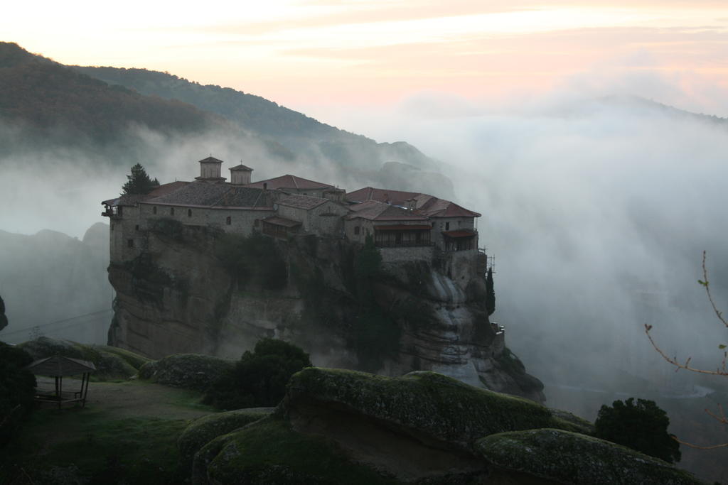 Meteora Garden Bed and Breakfast Kalampáka Buitenkant foto